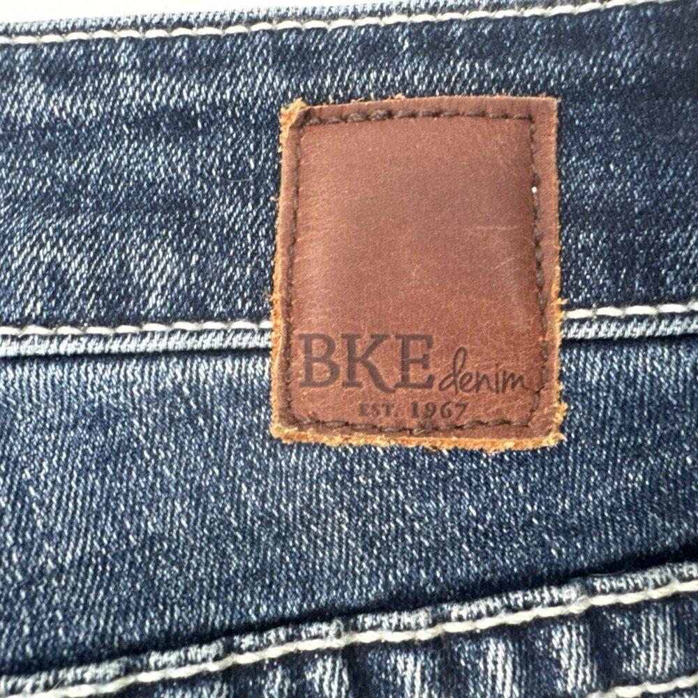 BKE Womens Gabby Jeans Size 32 Stretch Distressed Curvy Fit Straight Crop 34x25 - Picture 12 of 13